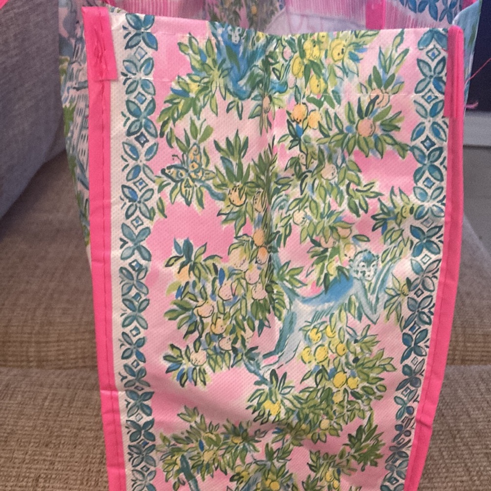 Lilly Pulitzer Bag.. - Picture 3 of 5
